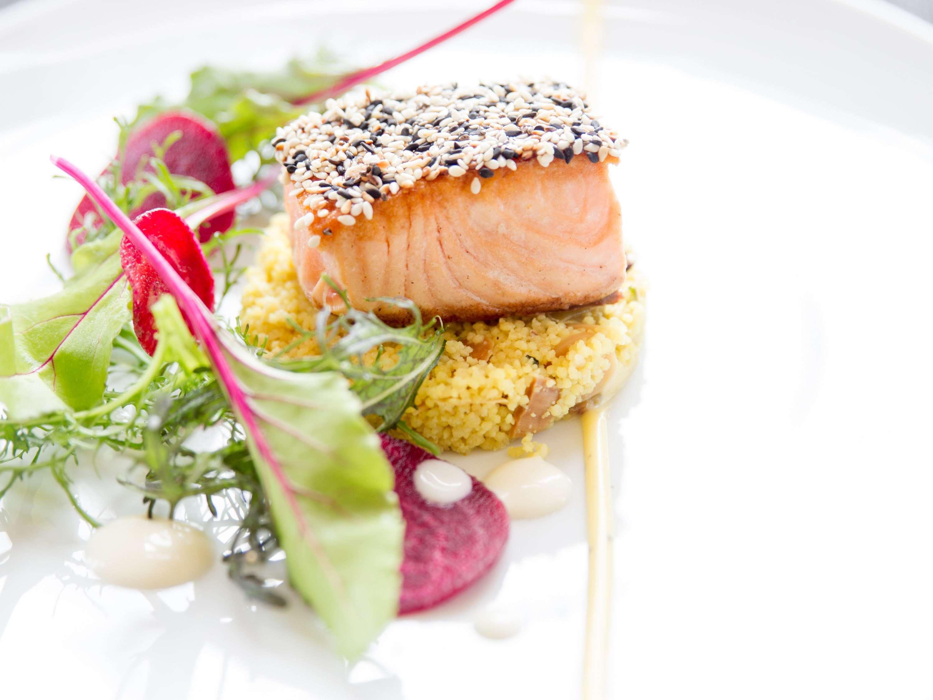 Sofitel Montevideo Casino Carrasco & Spa Exterior foto Salmon with quinoa