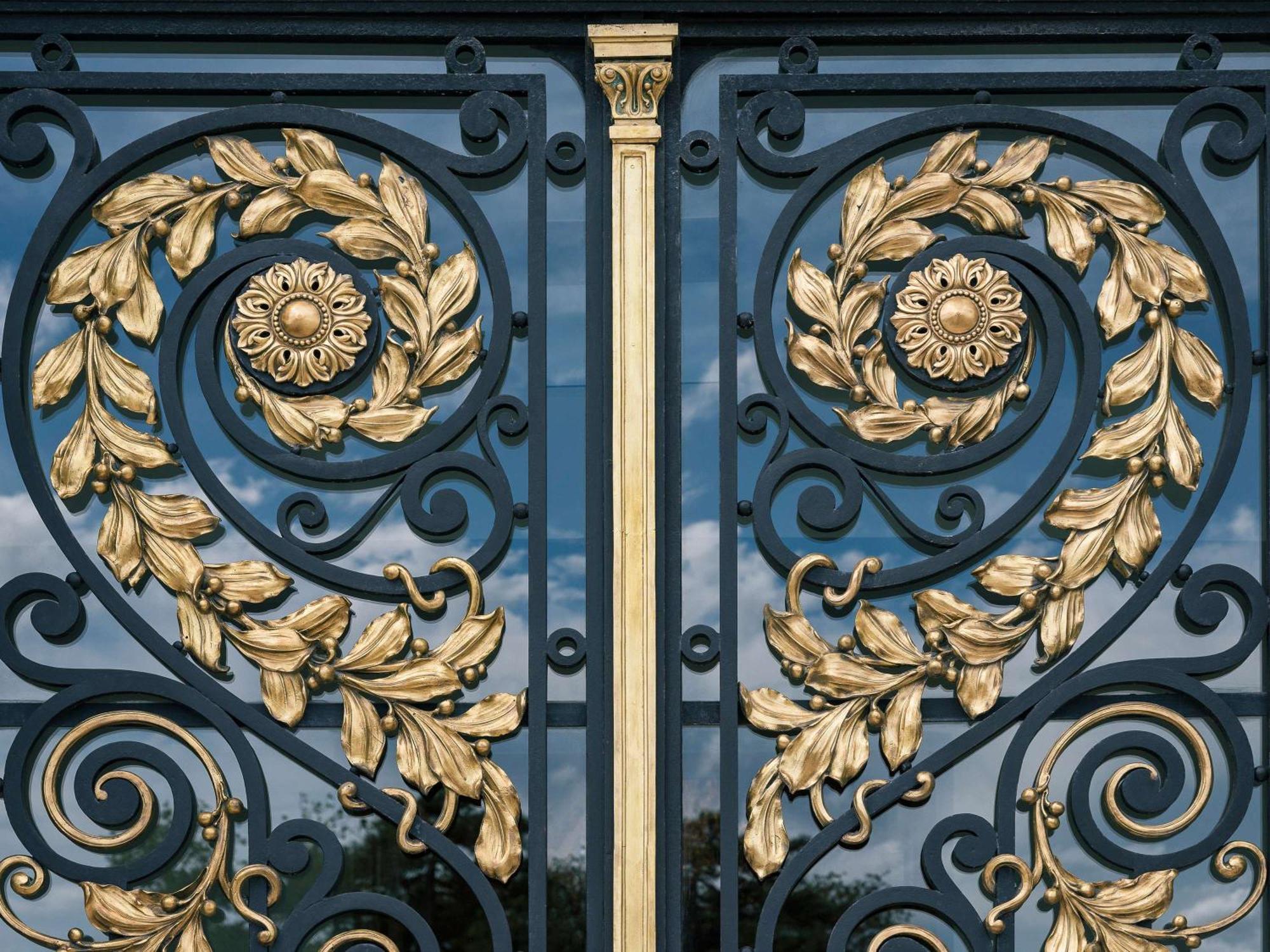 Sofitel Montevideo Casino Carrasco & Spa Exterior foto Wrought iron gate