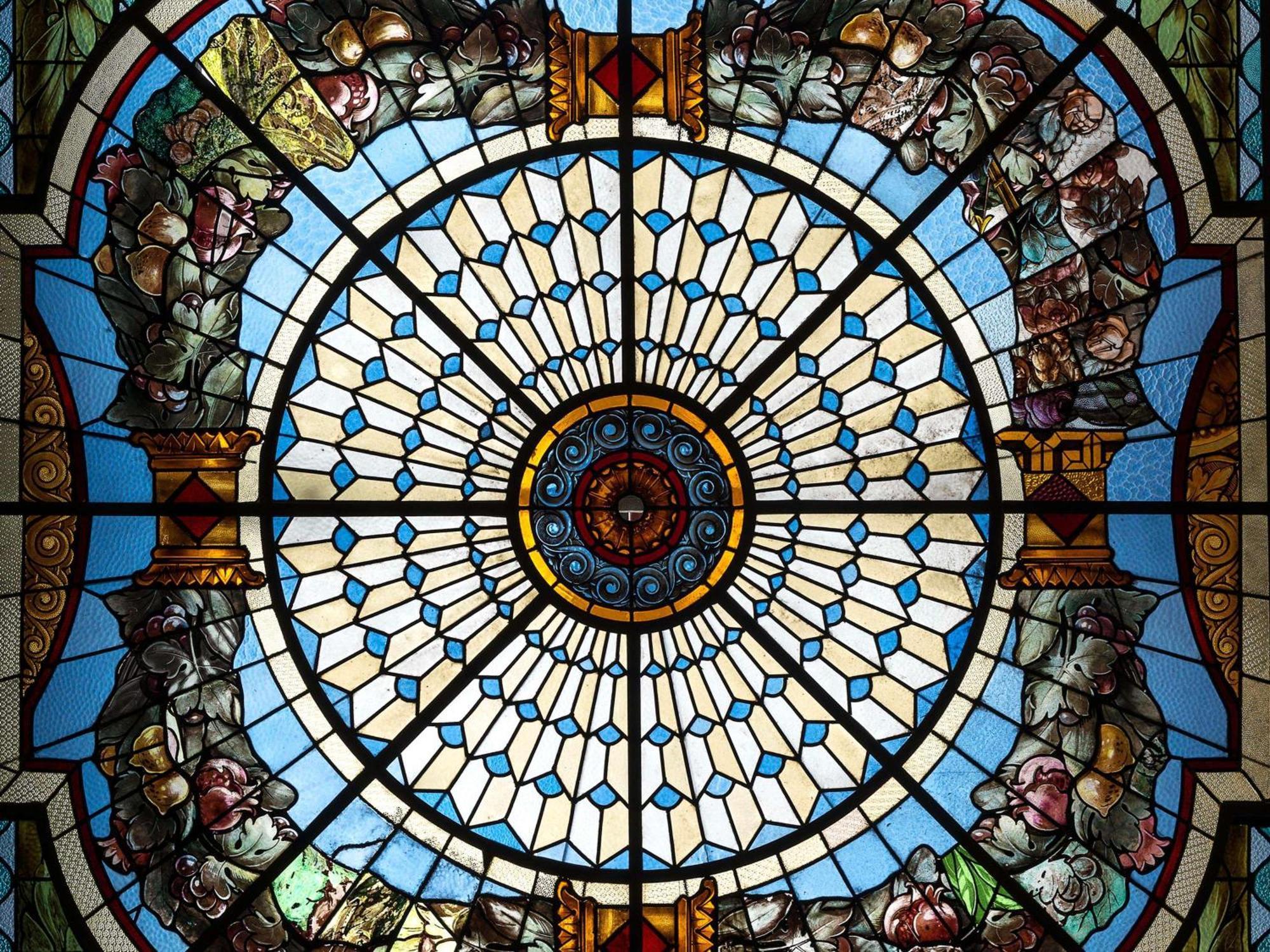Sofitel Montevideo Casino Carrasco & Spa Exterior foto The stained glass ceiling of the sanctuary